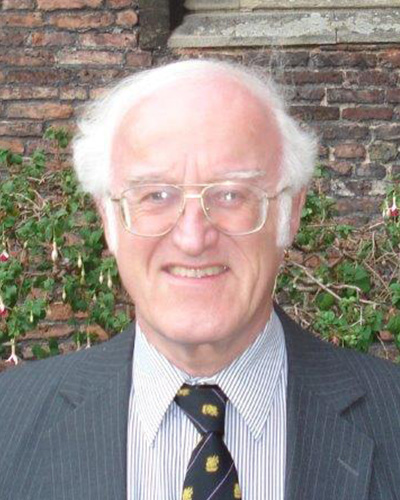 Dr Roger Thomas