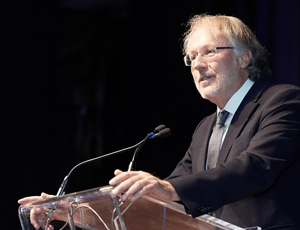 Dr. Michel Donoff, recipient of the Ian McWhinney Family Medicine Education Award